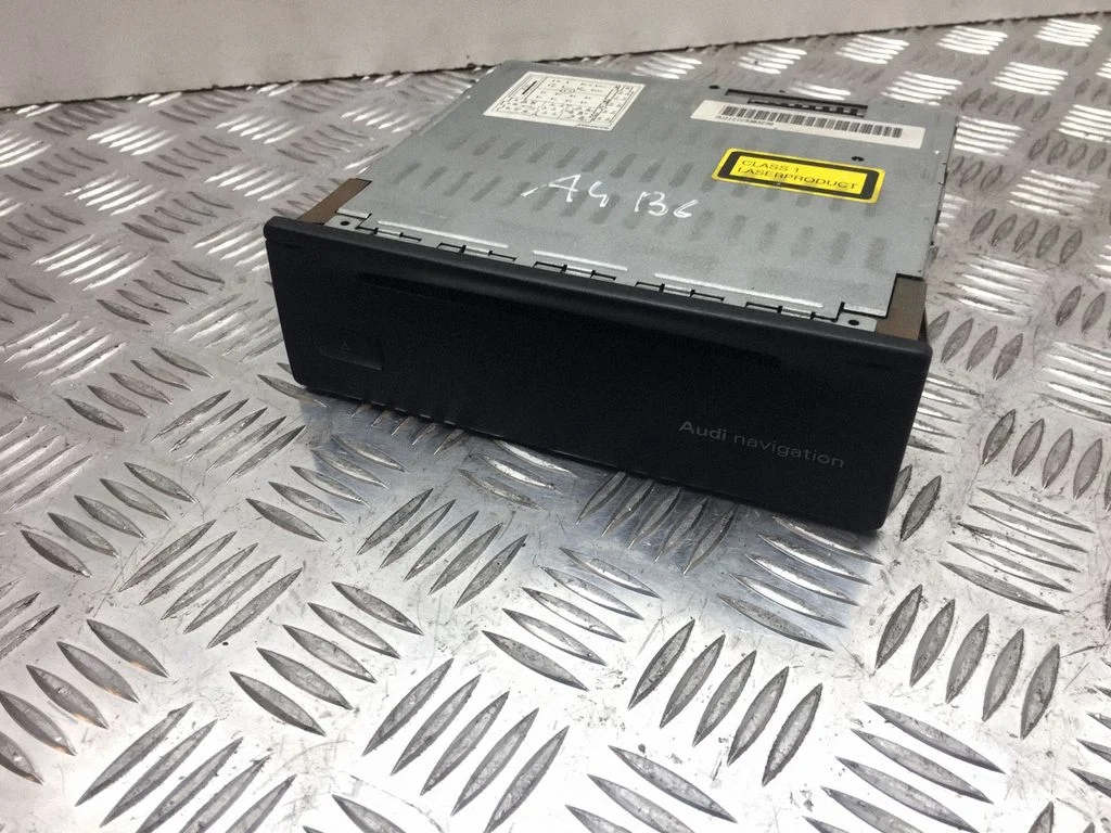 Napęd CD/DVD nawigacji – Audi A4 S4 B7 8E 8H (2005-2008)
