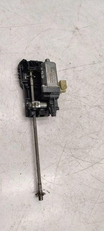 Sēdekļa regulēšanas motoriņš 0390201995