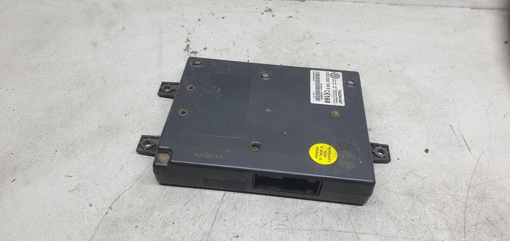 Phone control unit/module – Volkswagen Passat B6 (2005-2010)