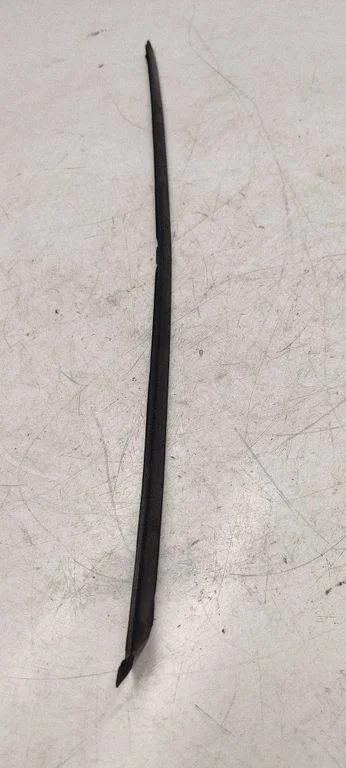 Windshield trim 8P0854327B