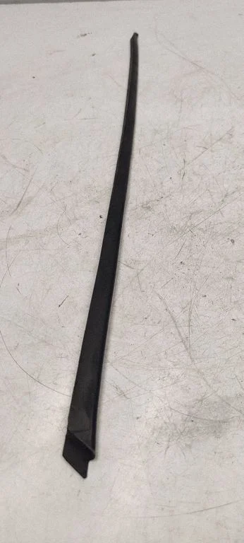 Windshield trim 8P0854328B