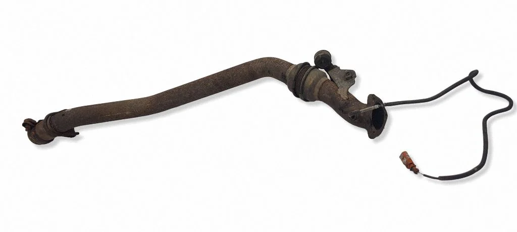 Muffler pipe connector clamp