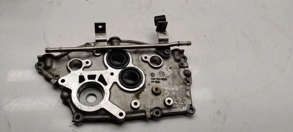 Timing chain cover – Volkswagen Passat CC (2008-2016)
