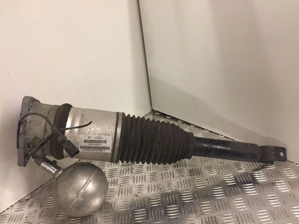 Air suspension rear shock absorber – Volkswagen Phaeton (2002-2016)