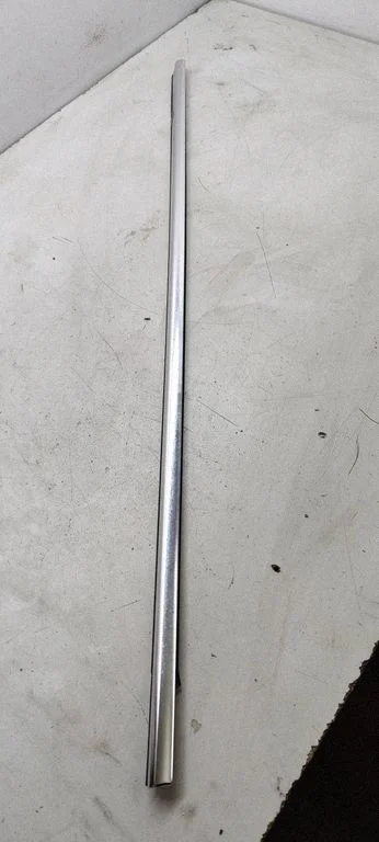 Front door glass trim molding 3c4837473b