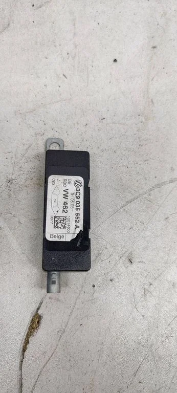Antenna control unit – Volkswagen Passat B6 (2005-2010)