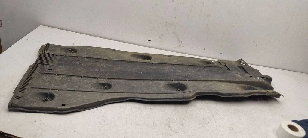 Side bottom protection 5Q0825202L