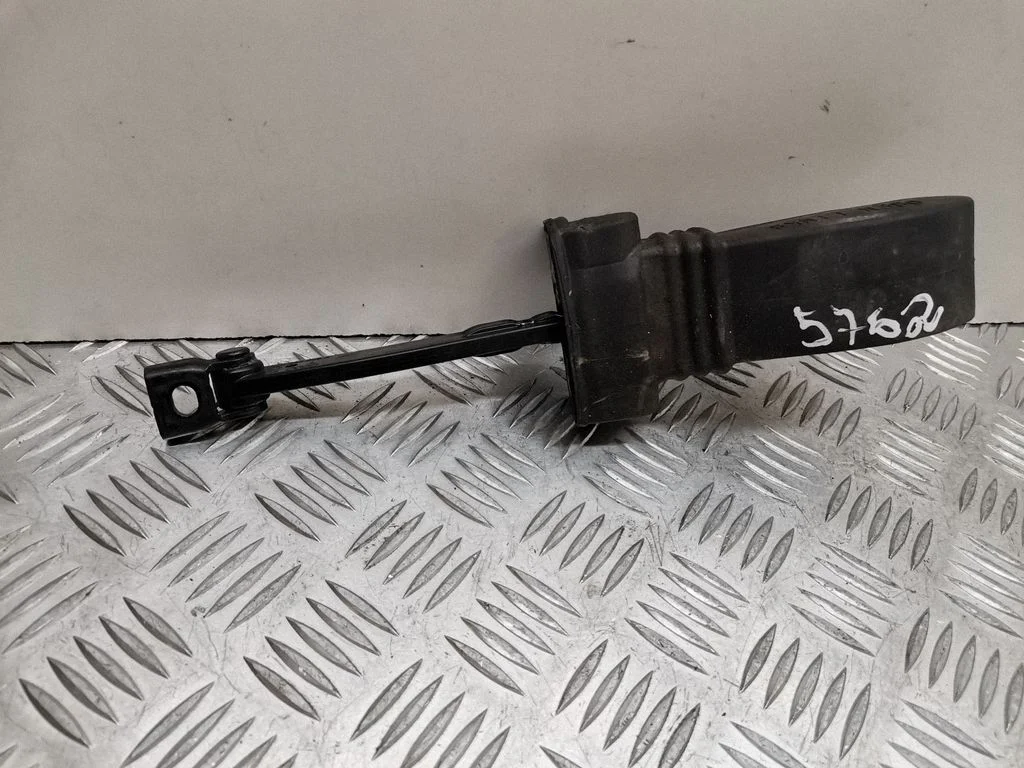Tagaukse pehmesulgemise mootor – Audi A4 Allroad B8 (2008-2016)