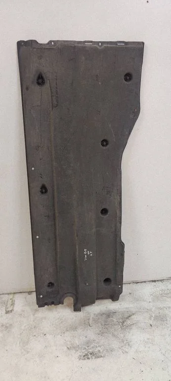 Külgmine põhjakaitse 3Q0825201H