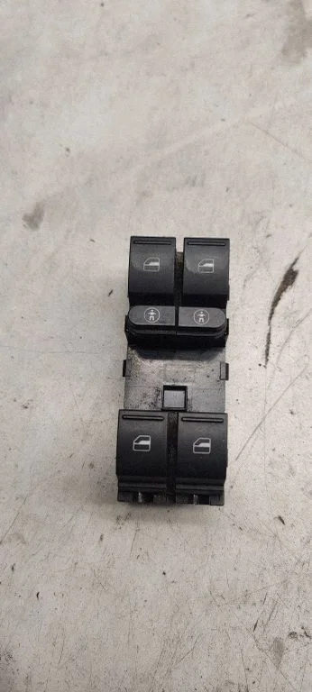 A set of switches – Seat Alhambra (Mk2) (2010-)