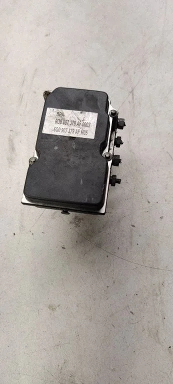 ABS block – Volkswagen Polo IV 9N3 (2005-2009)