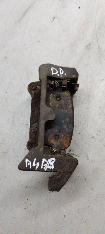 Front brake caliper – front right