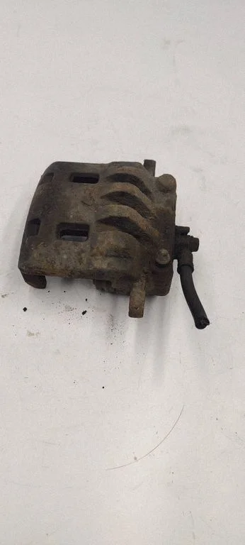 Front brake caliper – Subaru Legacy (2004-2006)