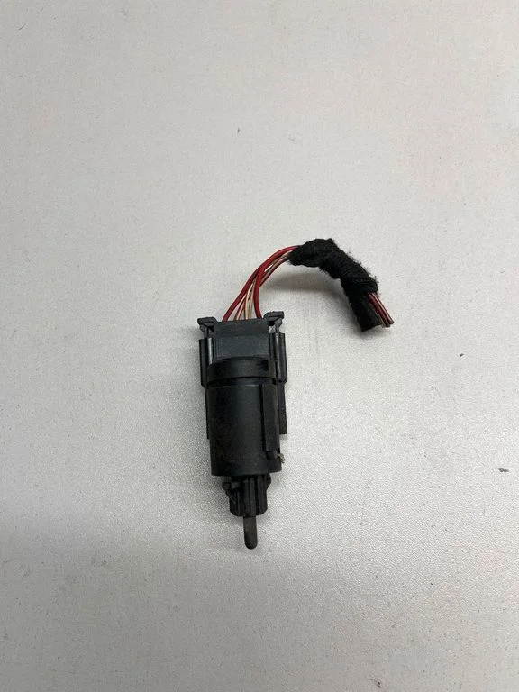 Brake pedal sensor switch 3B0945511c