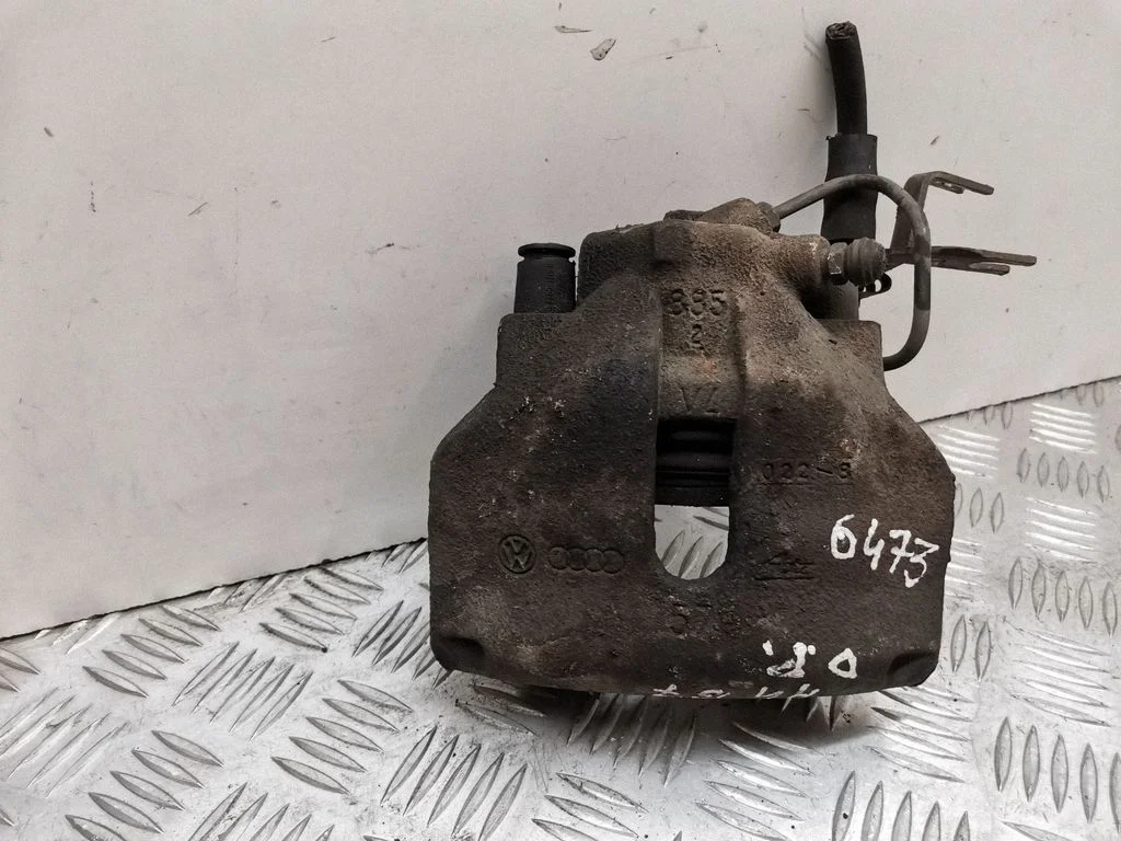 Front brake caliper – right