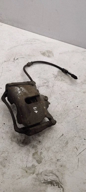 Front brake caliper – right