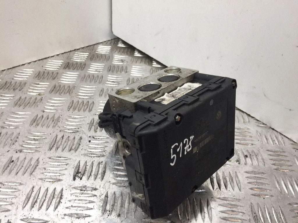 ABS block – Volkswagen Golf IV (1998-2005)