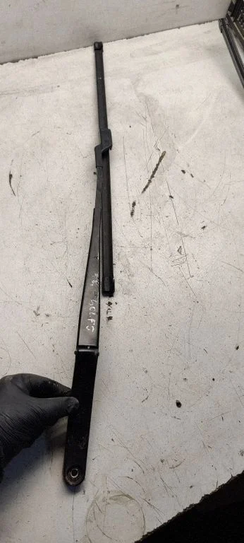 Front wiper blade arm 1q1955409