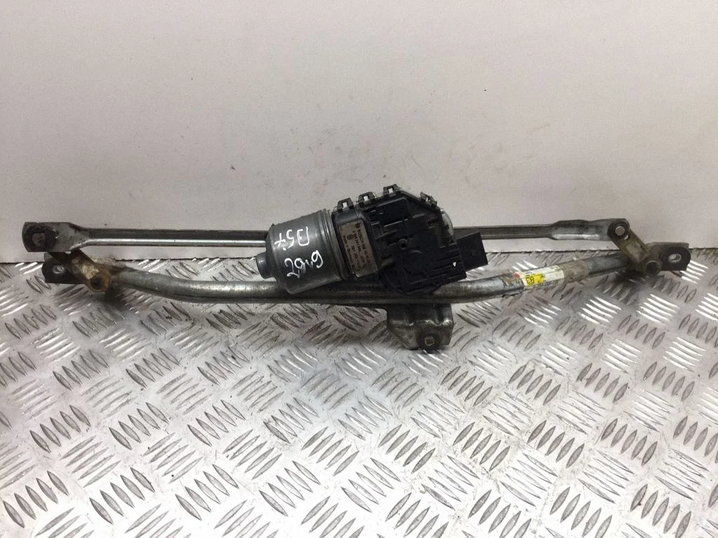 Front wiper linkage and motor 8D1955605B