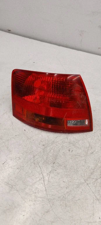 Rear/tail lights 8E9945095E