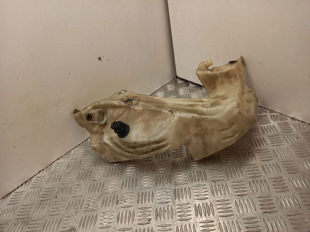 Windshield washer fluid reservoir/tank 8E0955453AM