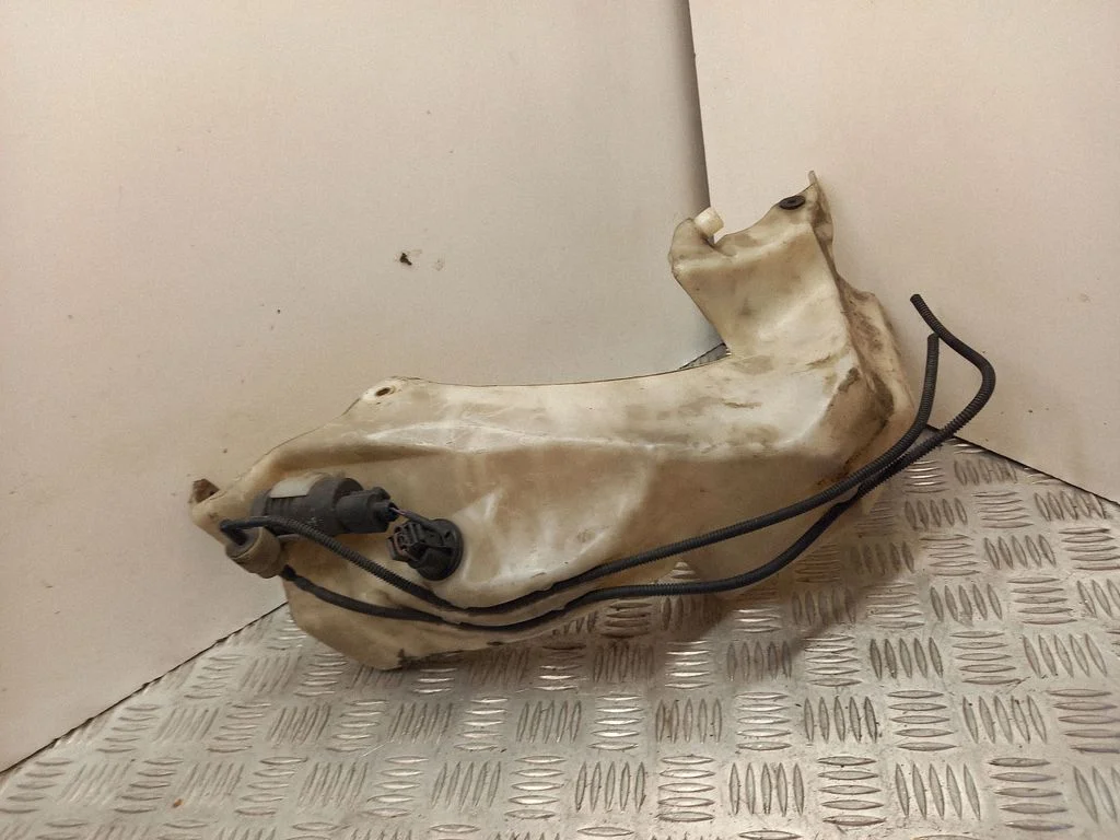 Windshield washer fluid reservoir/tank 8E0955453AM