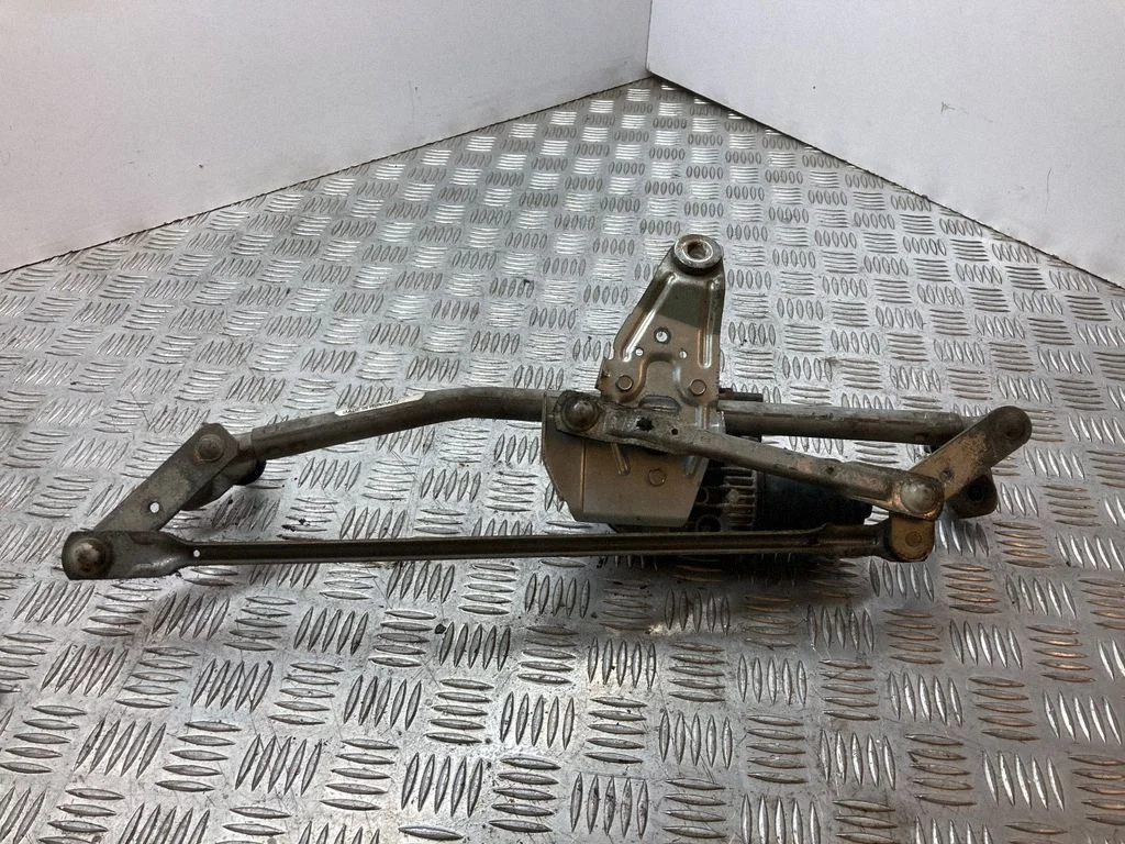 Front wiper linkage and motor – Volkswagen Passat B6 (2005-2010)