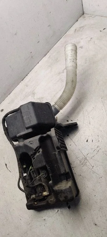 Windshield washer fluid reservoir/tank 5n0955453