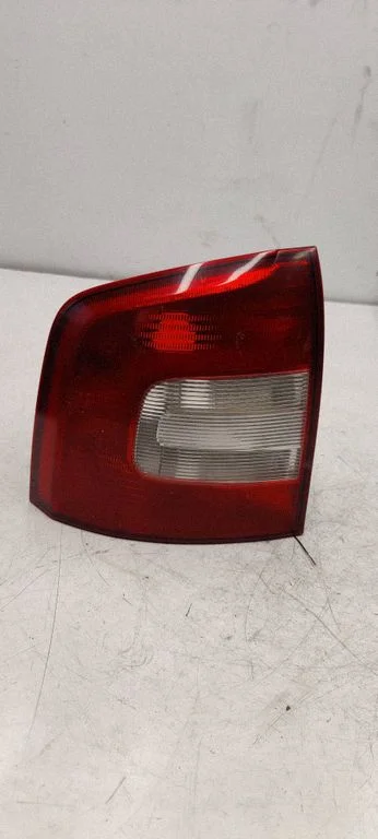 Lampa tylna w błotniku 1Z9945095A