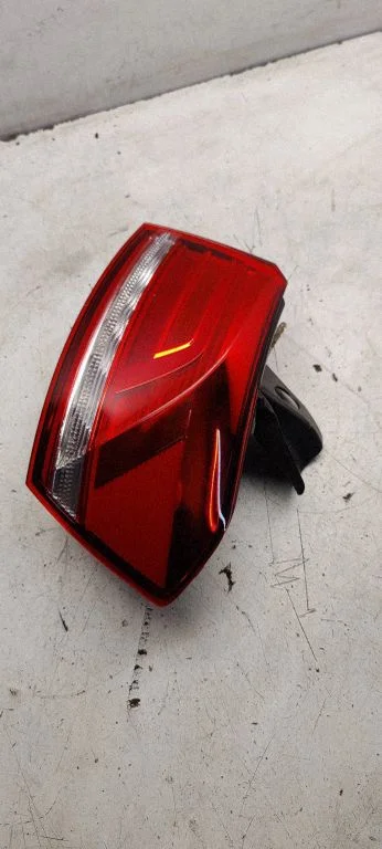 Rear/tail lights 3g9945312