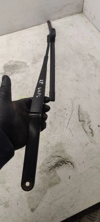 Front wiper blade arm 1Q1955409