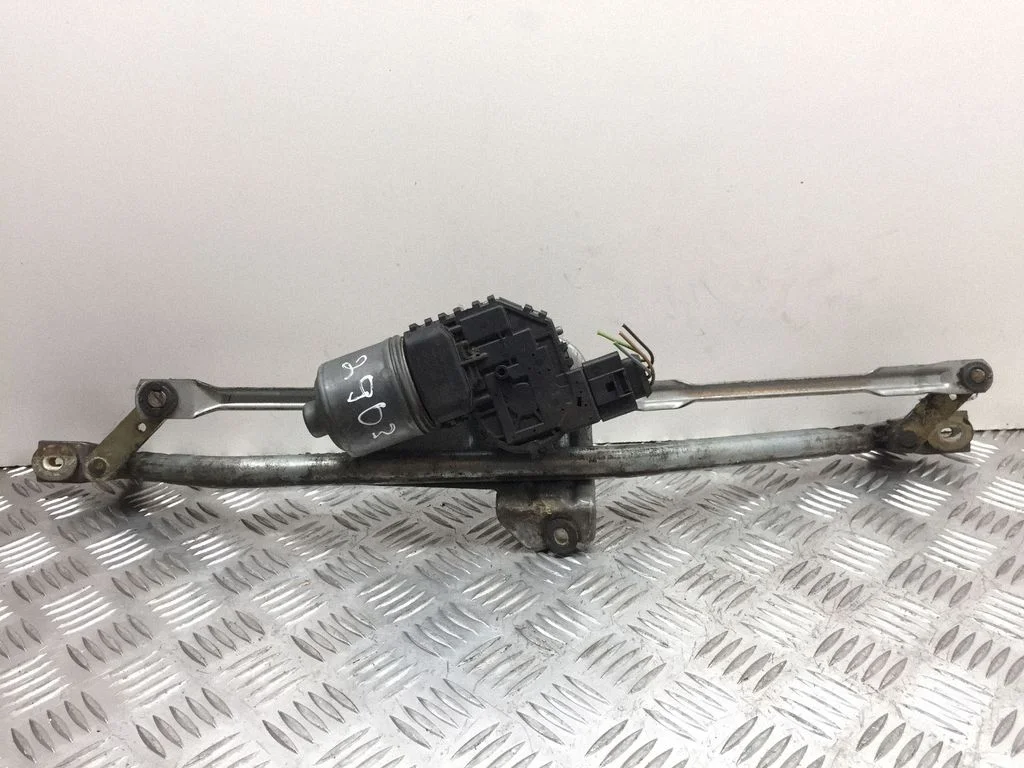 Front wiper linkage and motor 8D1955605B