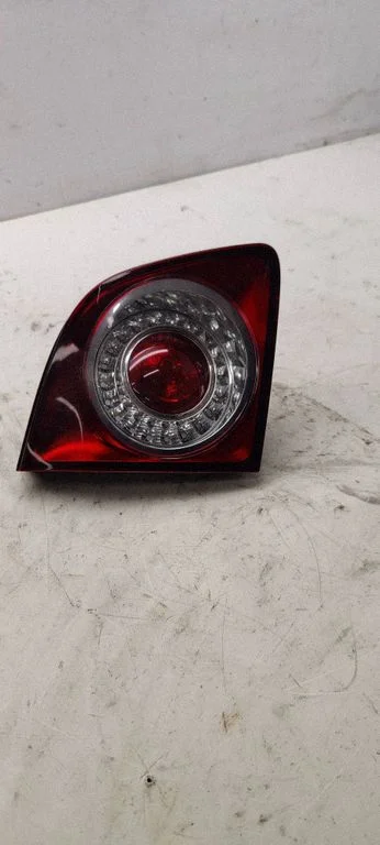 Lampa tylna w klapie 5M0945093M