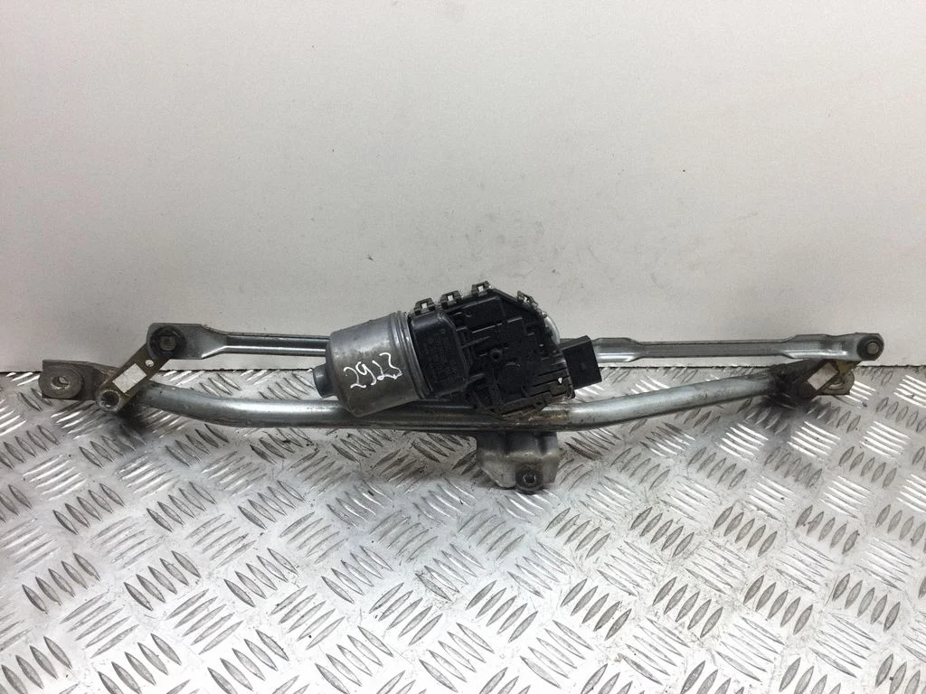 Front wiper linkage and motor 8D1955605B