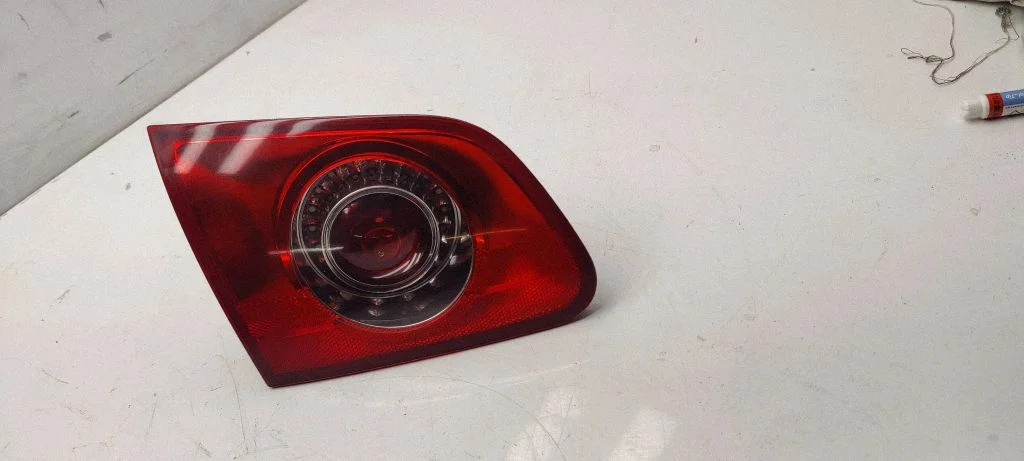 Tailgate rear/tail lights 3c9945093