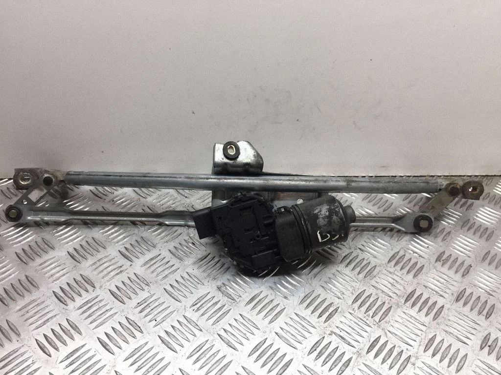 Front wiper linkage and motor 8D1955605B