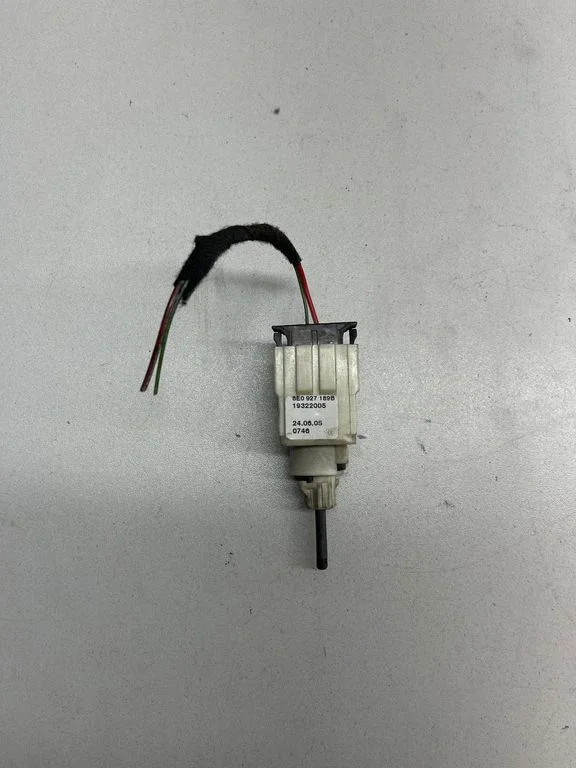 Brake pedal sensor switch 8E0927189B