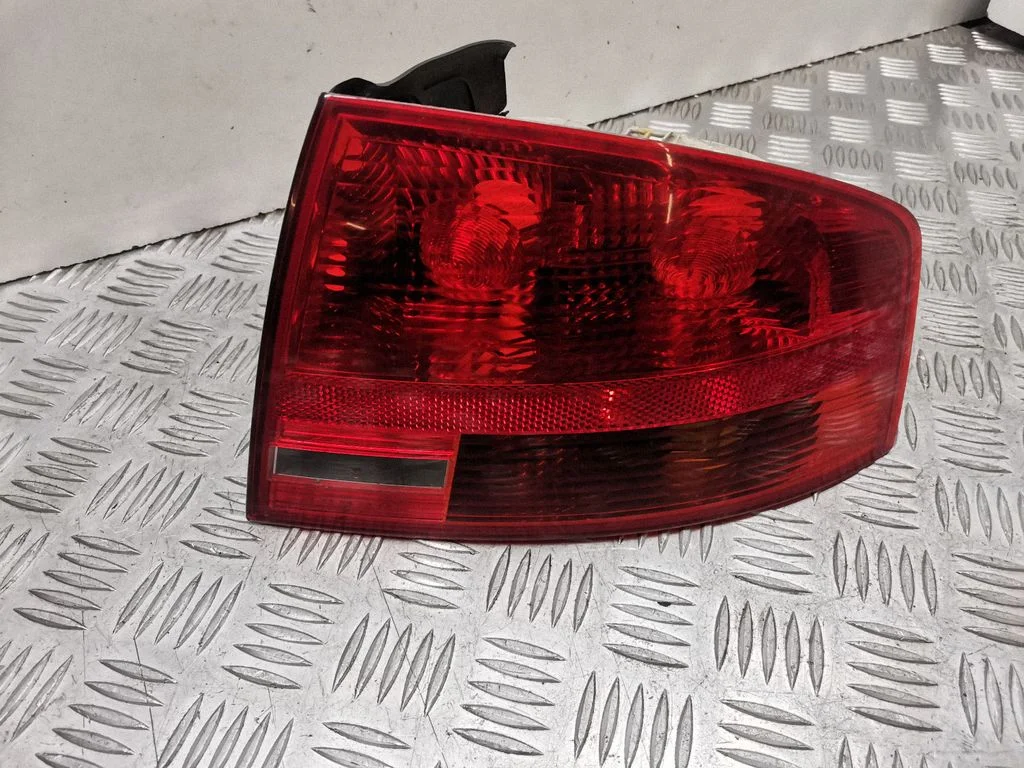 Lampa tylna w błotniku 965037021520
