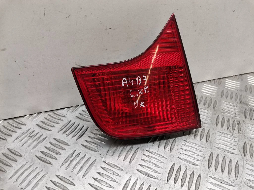 Lampa tylna w klapie 965159