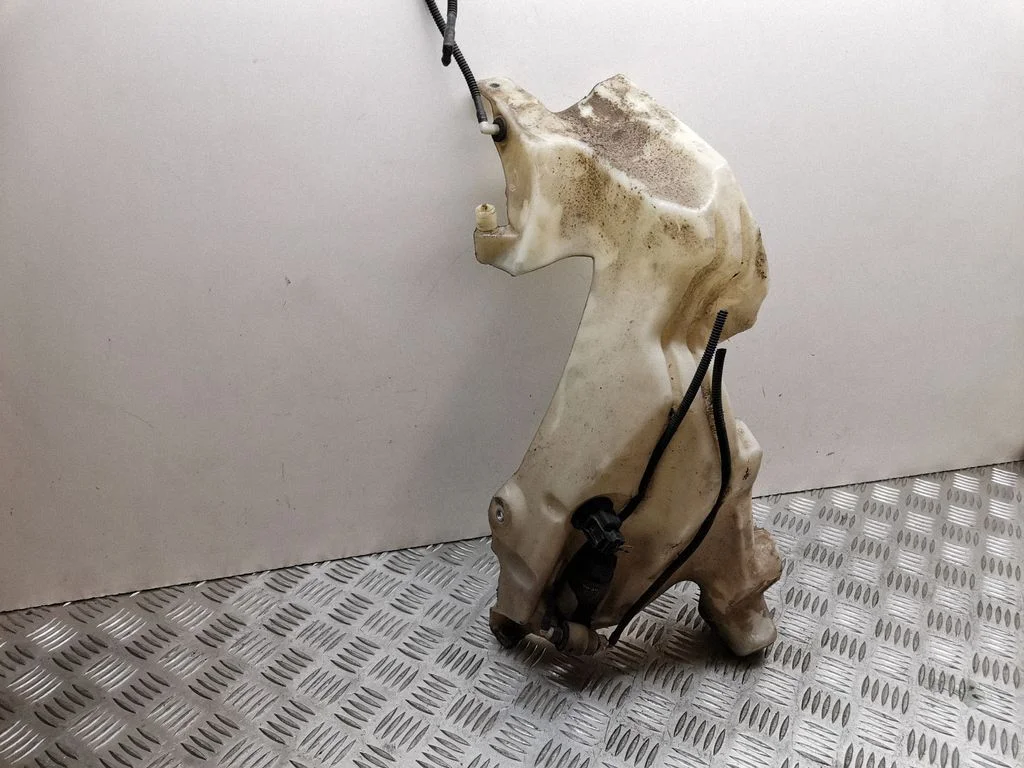 Windshield washer fluid reservoir/tank – Audi A4 S4 B7 8E 8H (2005-2008)