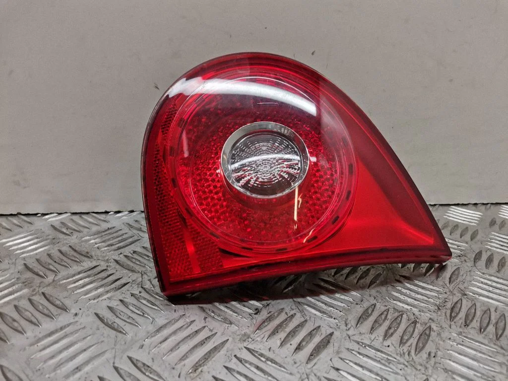 Tailgate rear/tail lights 1K6945094F