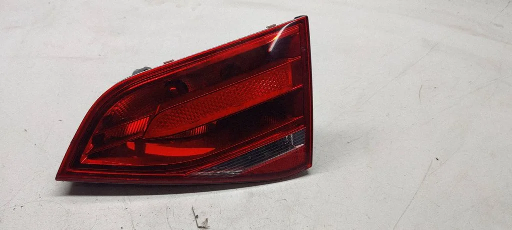 Tailgate rear/tail lights 8K5945094
