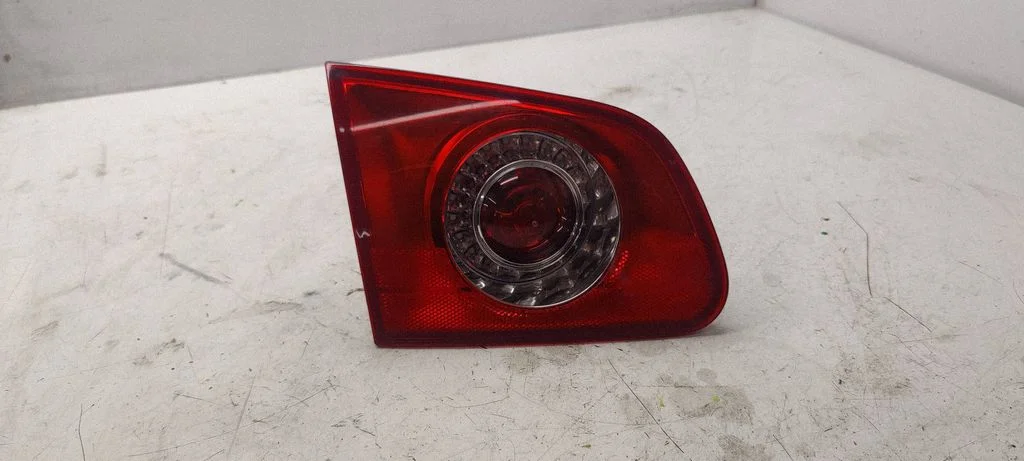 Tailgate rear/tail lights 3C9945093
