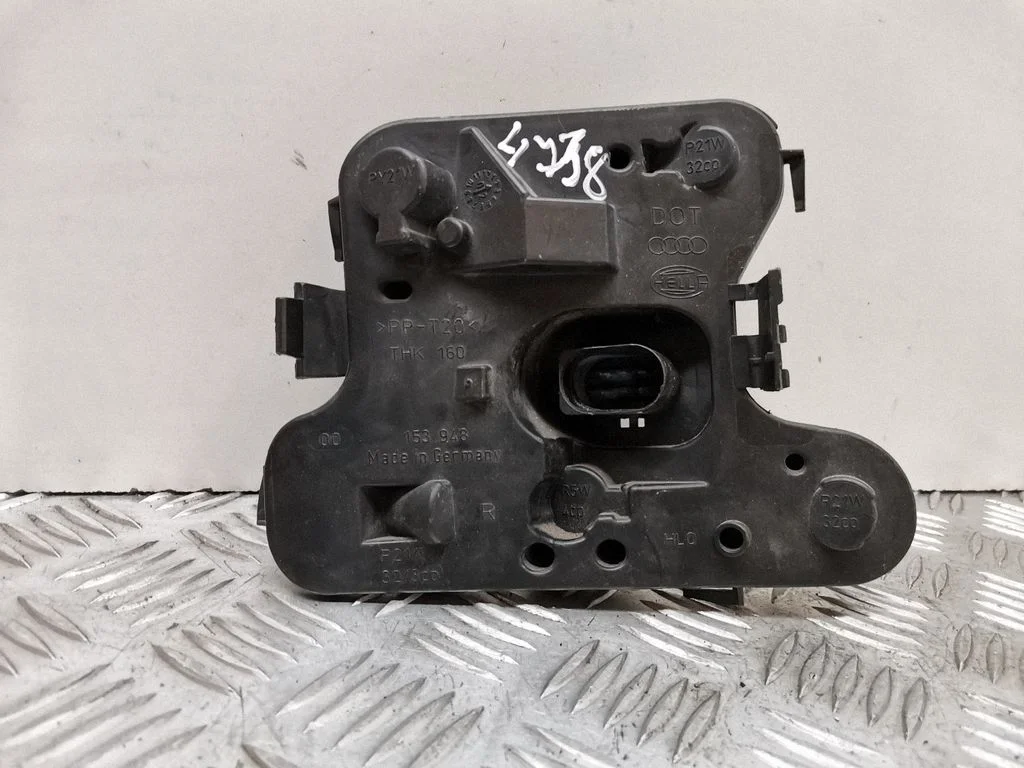 Tail light part – right