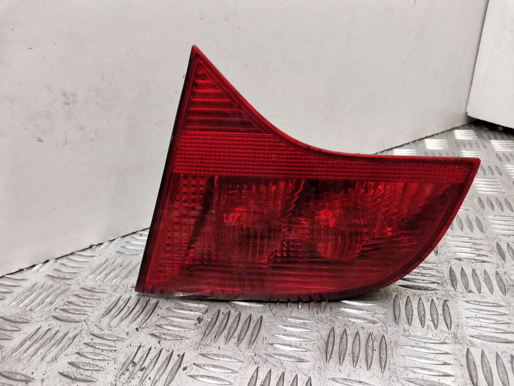 Tailgate rear/tail lights 8E9945094