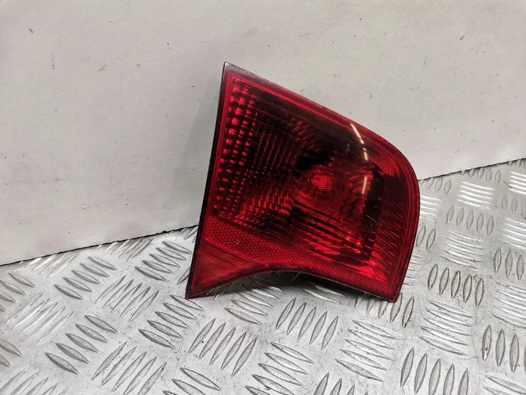 Lampa tylna w klapie 965159
