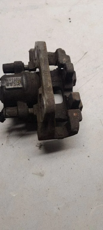 Front brake caliper W09209