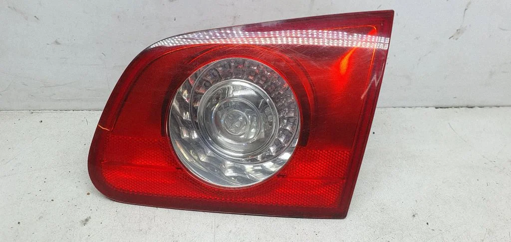 Tailgate rear/tail lights 3C9945094