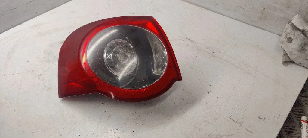 Rear/tail lights 3c9945095N