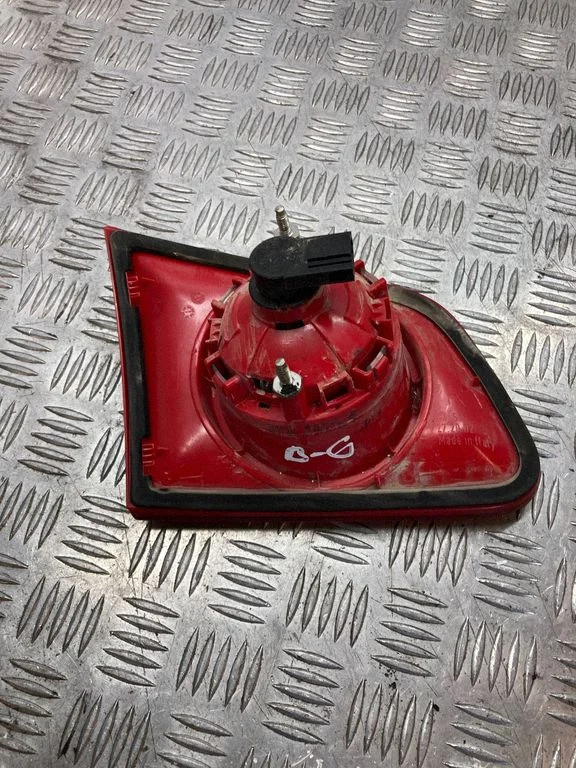 Lampa tylna w klapie 27448002